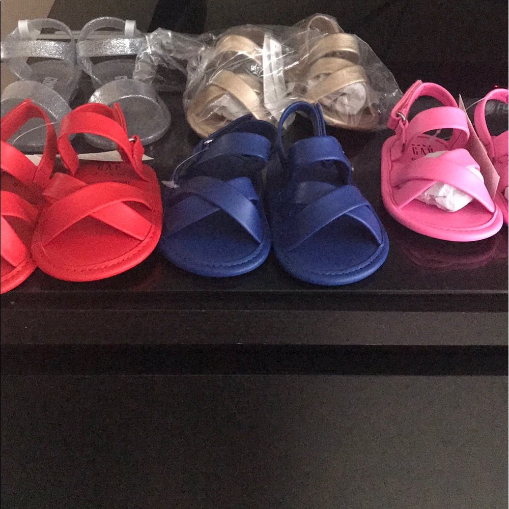 Baby gap shoes 6-12 m